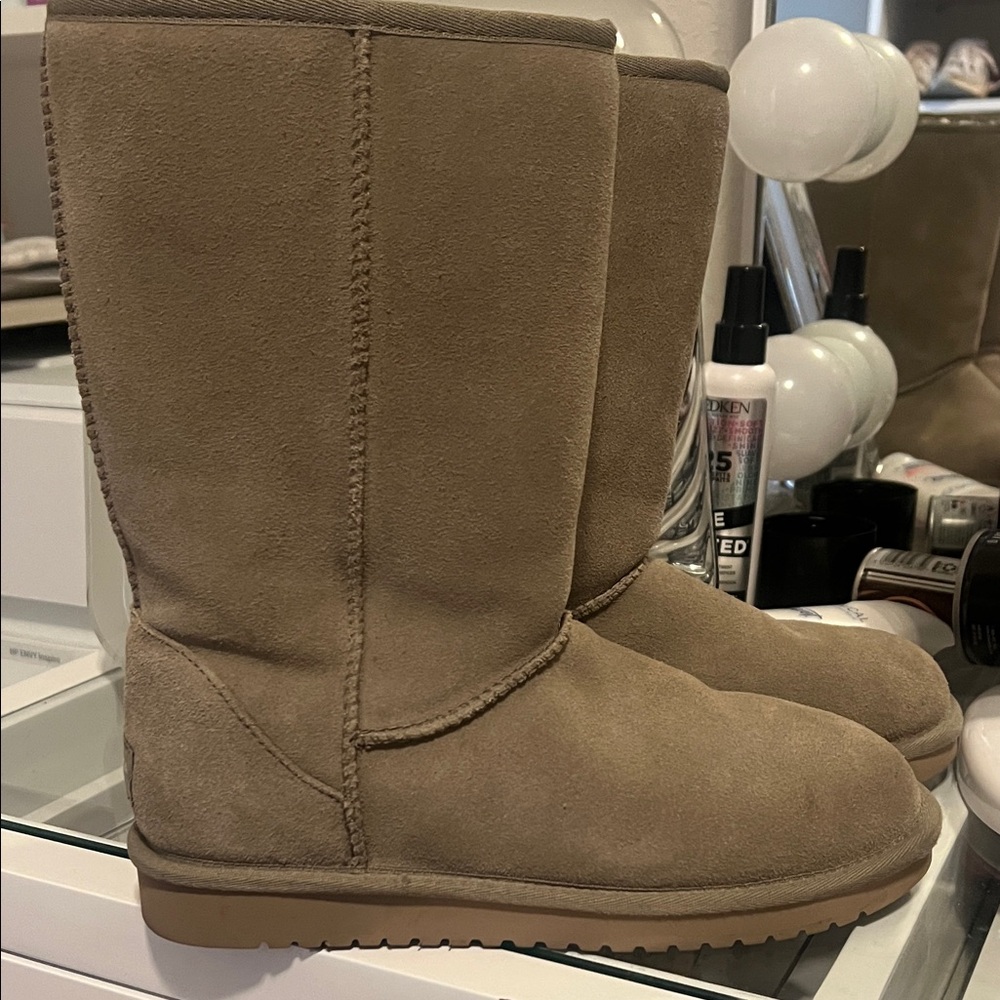 Koolaburra Light Brown Suede Boots